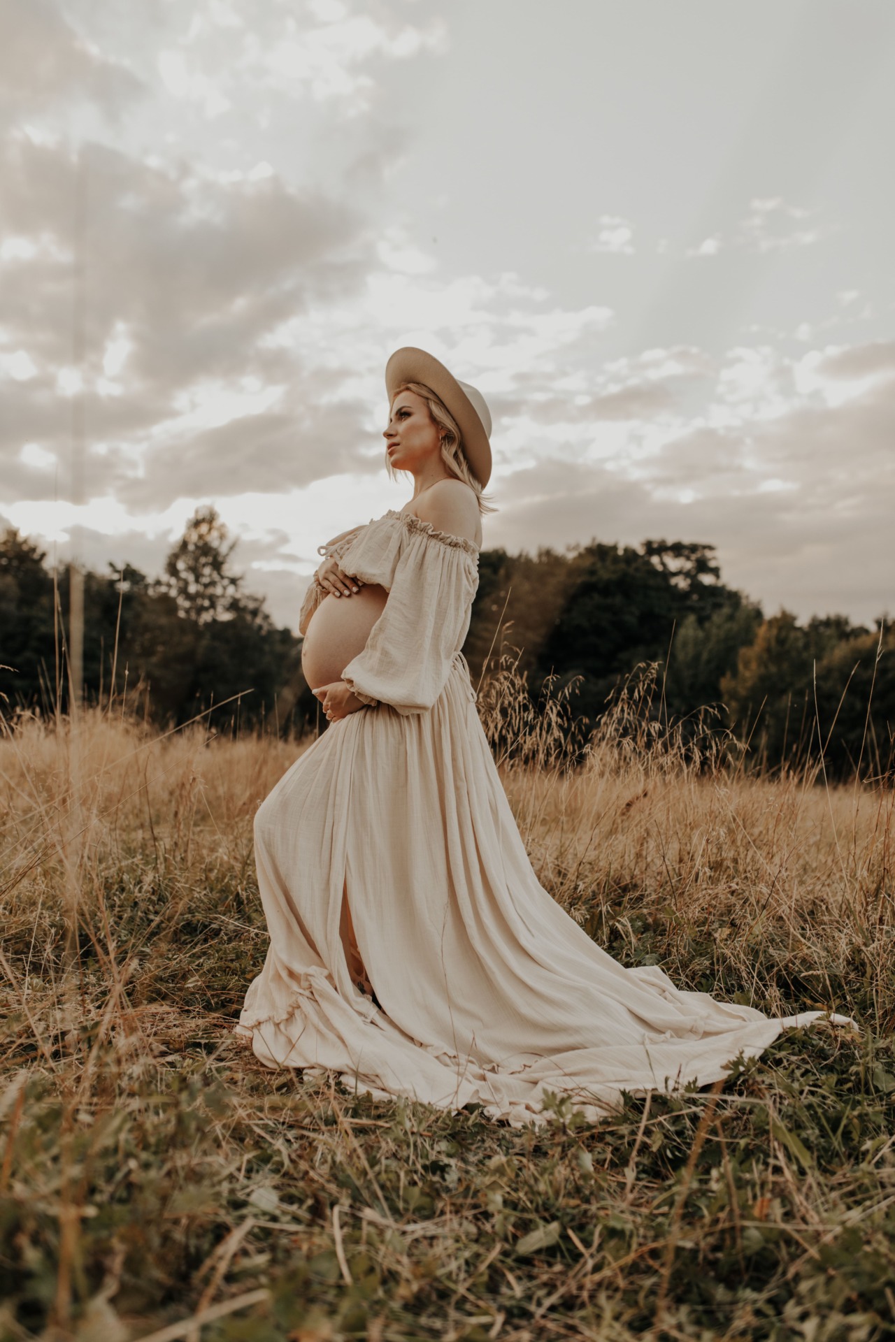 Samanta_Maternity_Outdoors_2023(55)-min